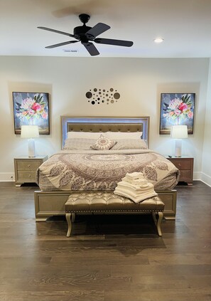 5 bedrooms, desk, iron/ironing board, free WiFi