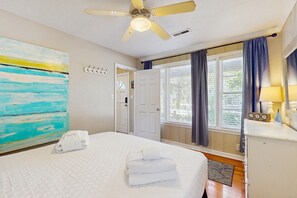 3 bedrooms, iron/ironing board, travel cot, Internet