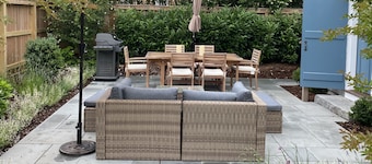 LUXURIOUS New Cottage! 5-min. walk to Main St. And Harbor Beaches