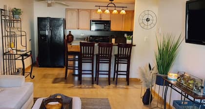 1 Block from Beach, Fully Furnished Summer Rental