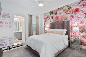 10 habitaciones, tabla de planchar con plancha y cuna de viaje