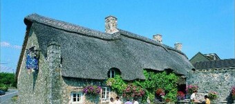 1-Bed Cottage on Coastal Pathway in South Wales