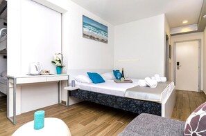 1 bedroom, internet, bed sheets