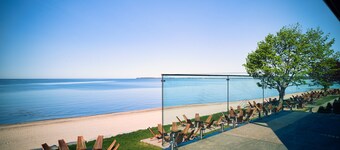 Suite 200: Spacious Beachfront Townhouse