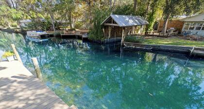 Decks, Docks & Kayaks: Waterfront Homosassa Gem