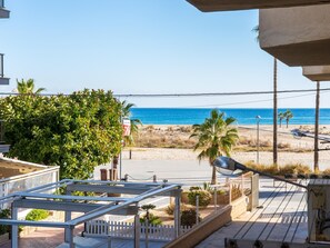 Terrace/patio - Family apartment with the beach only a step away (Torredembarra)