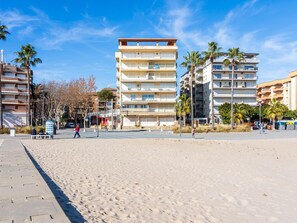 Exterior - Family apartment with the beach only a step away (Torredembarra)