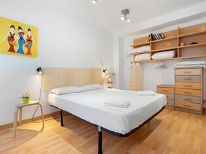 1 habitación, acceso a internet y ropa de cama 