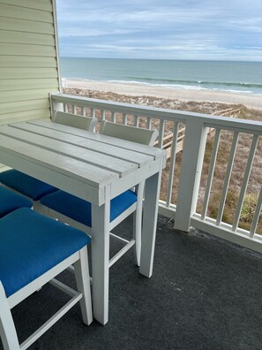 Outdoor dining - OCEANFRONT TOP FLOOR PENTHOUSE (Carolina Beach)