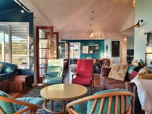 Smart TV, ping pong, books - Reimagined Designer Lakehouse in Prime Location (Burrill Lake)