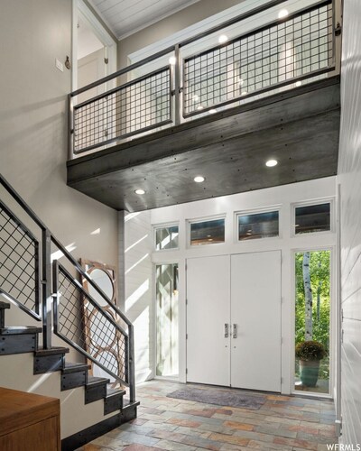 25-Bed, Amenity-Rich Estate in a Private Forest