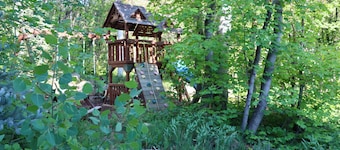 25-Bed, Amenity-Rich Estate in a Private Forest