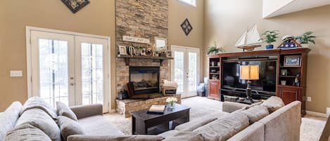 Smart TV, chimenea, reproductor de DVD