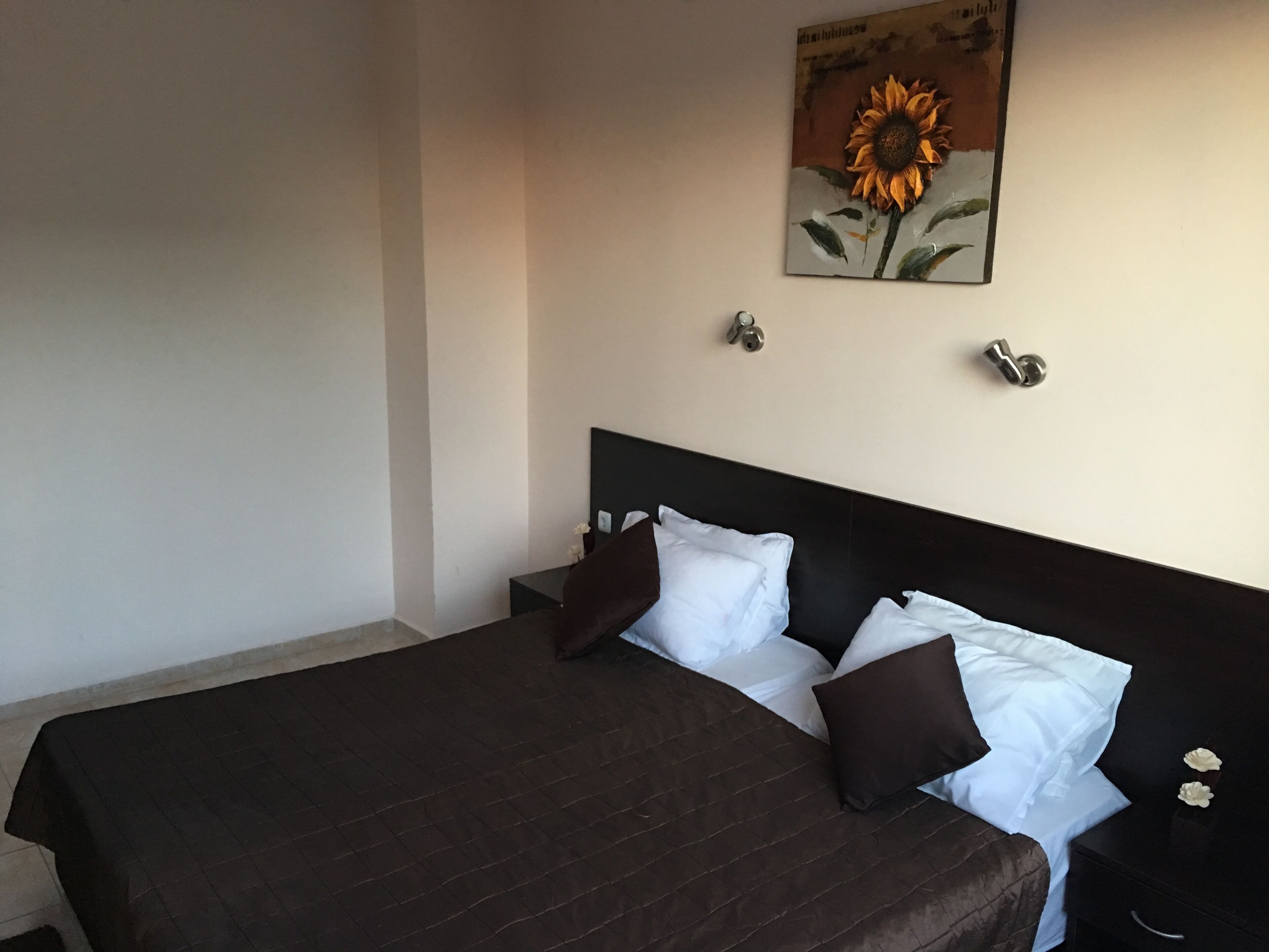 Room, 1 Bedroom, Smoking, Balcony | 1 bedroom, bed sheets