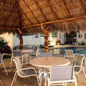 Apartment, 3 Bedrooms, Accessible, Balcony | Dining