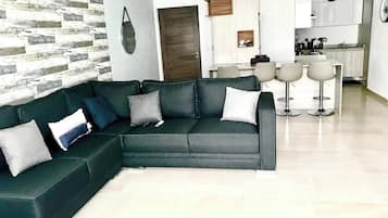 Apartment, 3 Bedrooms, Accessible, Balcony | Lounge