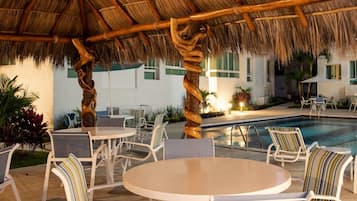 Apartment, 3 Bedrooms, Accessible, Balcony | Dining