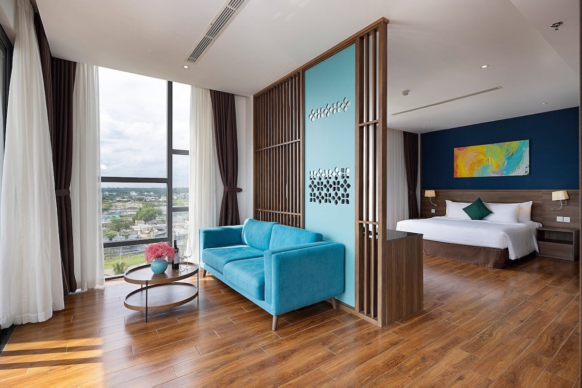 Deluxe Double Room, Pool View | Minibar, in-room safe, free WiFi, bed sheets