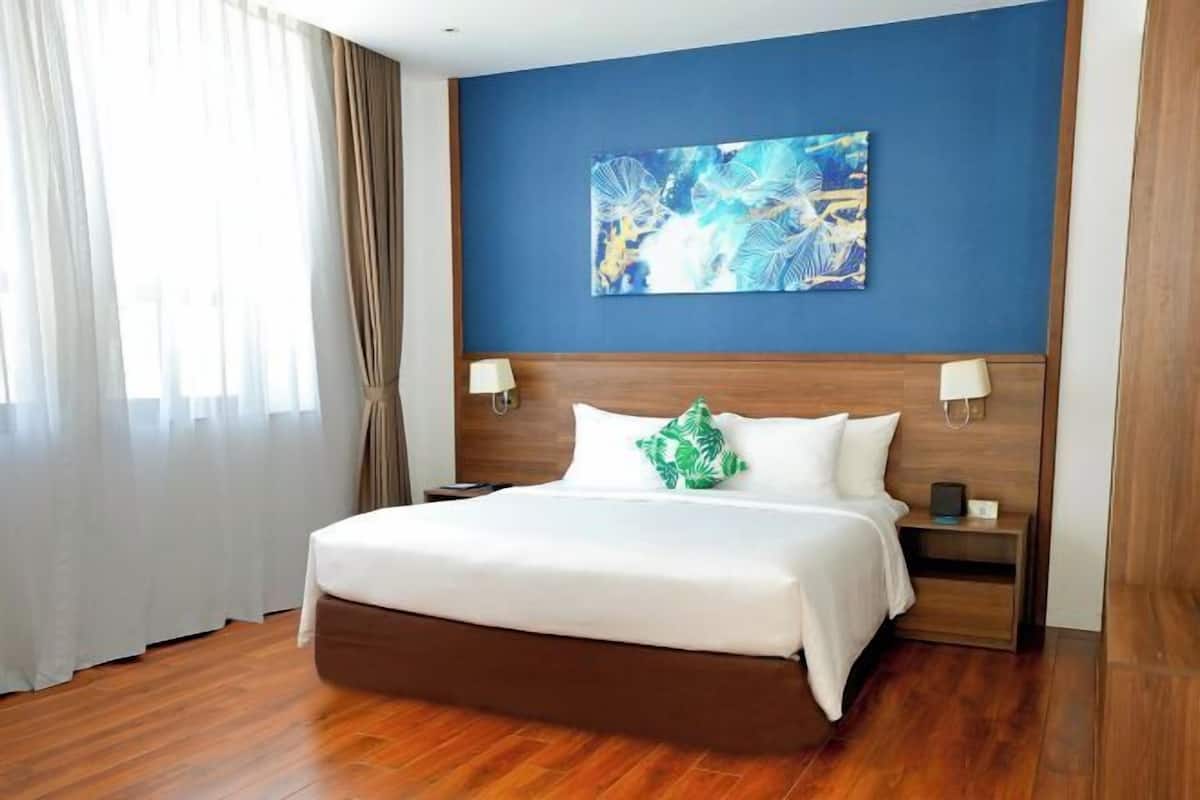 Minibar, coffre-fort, accĂšs au Wi-Fi (inclus), literie fournie