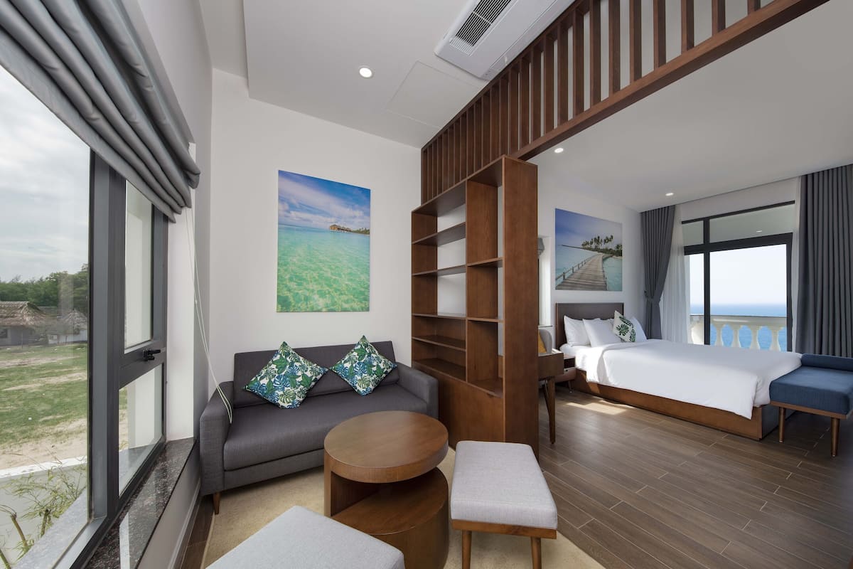 Villa, 4 Bedrooms, Beachfront | Minibar, in-room safe, free WiFi, bed sheets