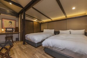 트래디셔널 하우스 | 2 개의 침실, 각각 다른 스타일의 인테리어, 각각 다르게 가구 비치, 책상