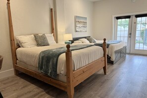 1 bedroom, desk, iron/ironing board, WiFi