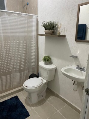 ฝักบัว, ผ้าเช็ดตัว