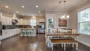 Dining - Golf Cart and Bikes Included! Steps Away from the Pool and the Beach! - Anchors (Santa Rosa Beach)