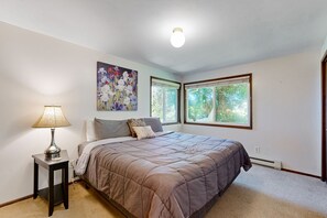 2 habitaciones, tabla de planchar con plancha, internet y ropa de cama