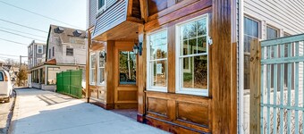 Downtown suite near with water with central AC and shared washer/dryer
