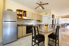 Apartment | Private kitchen | Fridge, oven