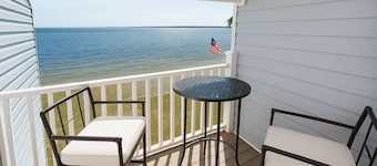 Snowbird Friendly-Shalimar Waterfront |Views of Choctawhatchee Bay |Pool | Close to Bases