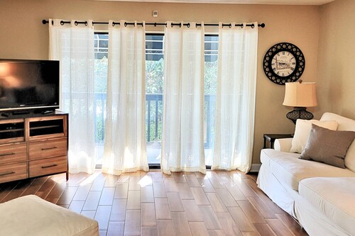 Snowbird Friendly-Lakeside Condo | Tennis, Pools, Golf, Marina(w/Fee)|Short ride to Destin and Eglin