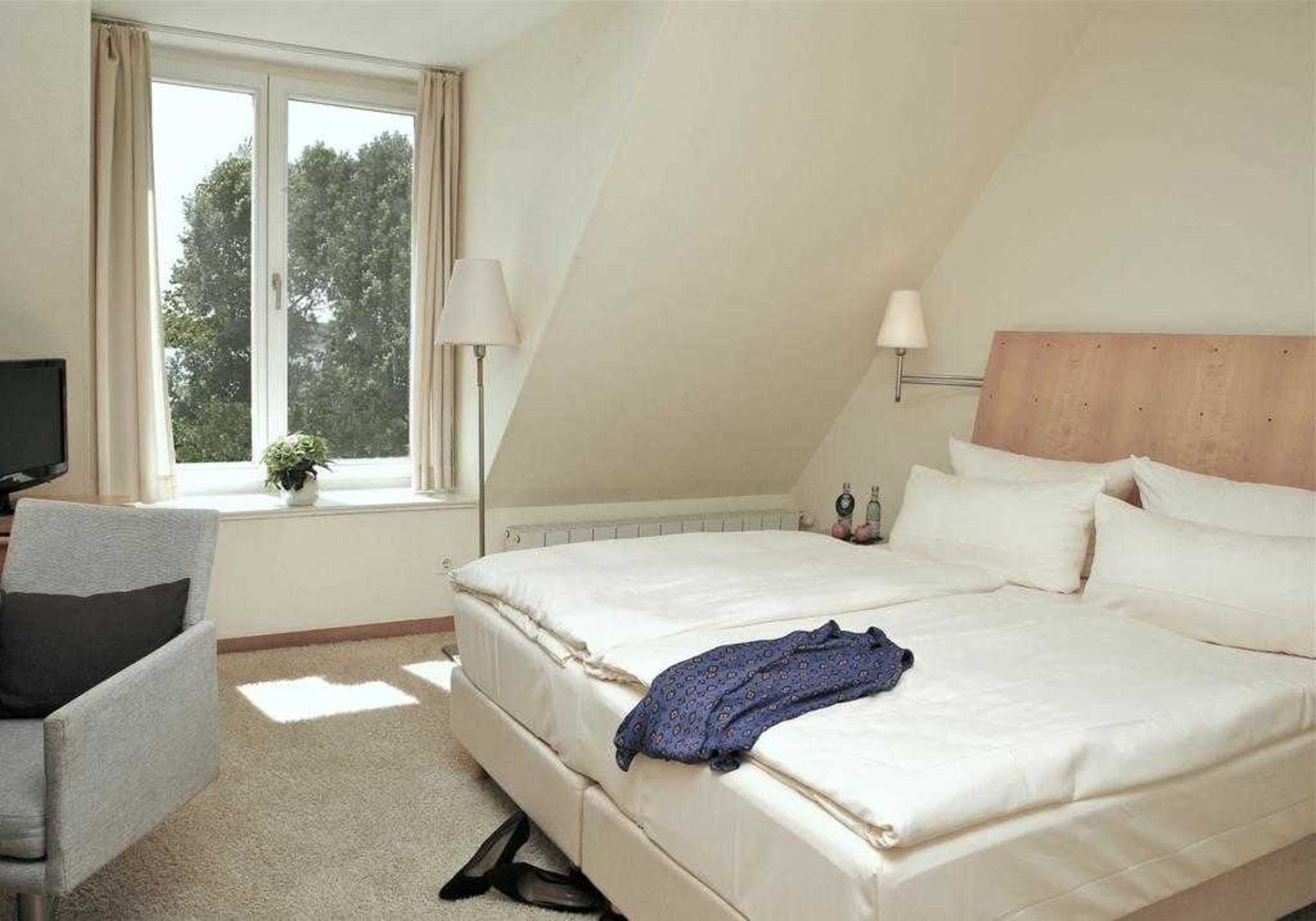 1 bedroom, in-room safe, desk, travel crib