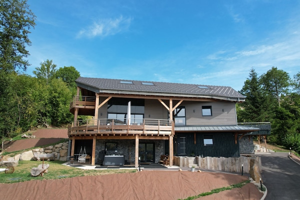 Chalet Plein Sud
Grand Standing
15 Personnes
Gite, Maison de Vacances.
Détente