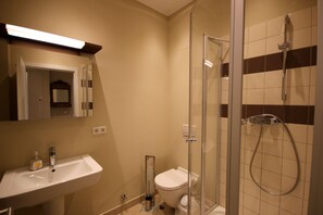 Unclassified image, 4 of 8, button