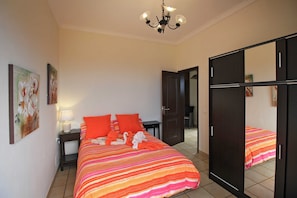 2 Schlafzimmer, Reisekinderbett, WLAN, Bettwäsche
