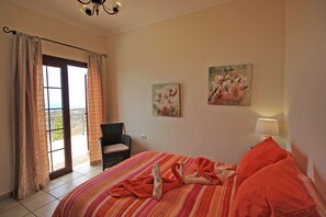 2 chambres, lit parapluie, Wi-Fi, draps fournis