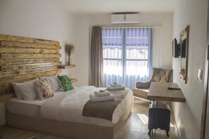 Iron/ironing board, free WiFi