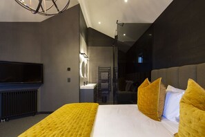 6 habitaciones, tabla de planchar con plancha, internet y ropa de cama 