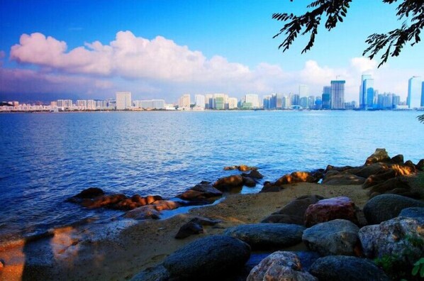 Beach - James Joyce Coffetel Qingdao University of Petroleum (Qingdao)