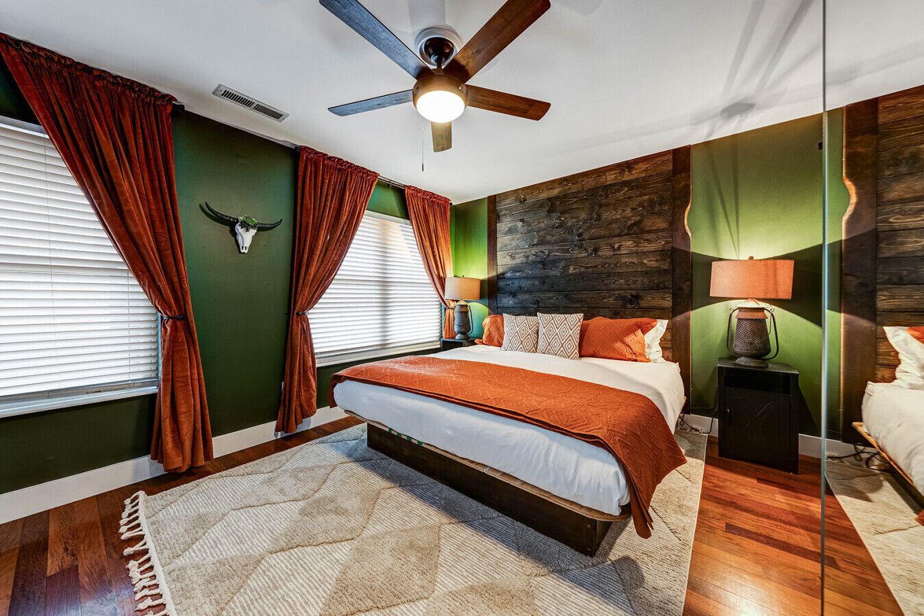 3 bedrooms, iron/ironing board, WiFi (free), bed sheets