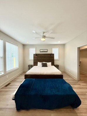 4 camere, una scrivania, ferro/asse da stiro, Wi-Fi gratuito