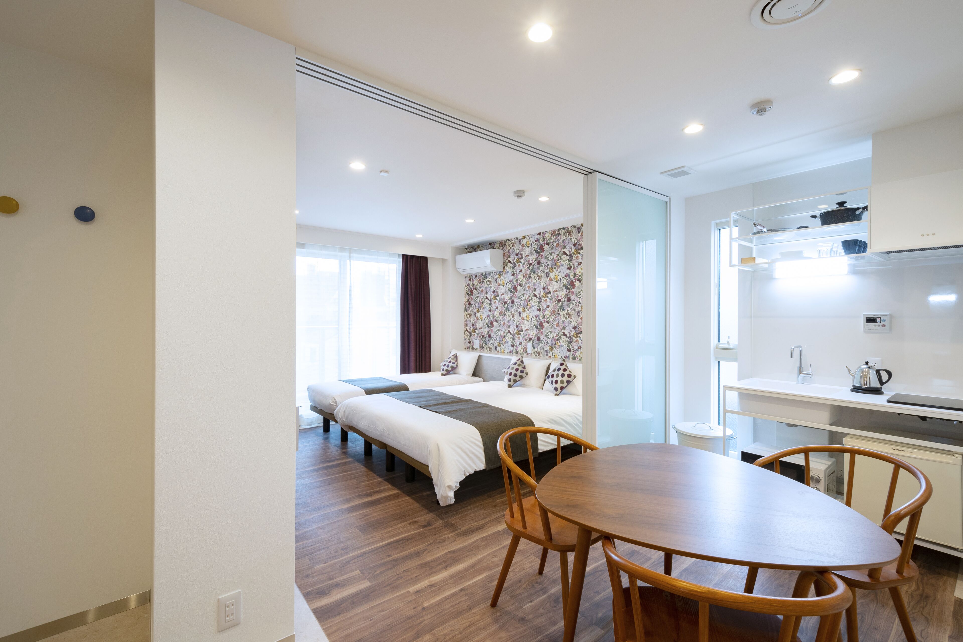 Deluxe Triple Room | Meja, ruang kerja komputer riba, Wi-fi percuma, cadar katil 