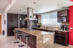 Fridge, microwave, oven, stovetop