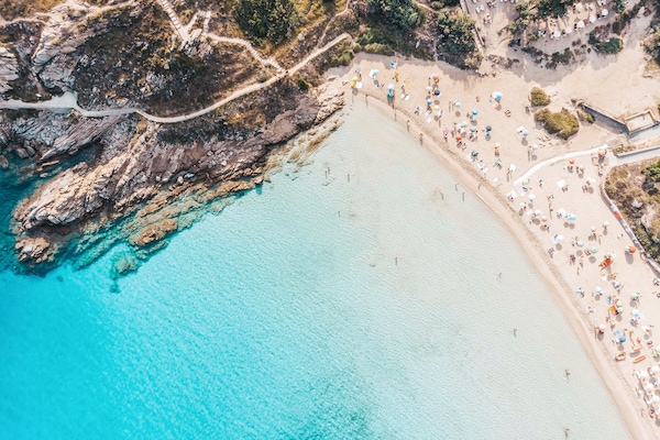Private beach, sun loungers, beach umbrellas, beach towels
