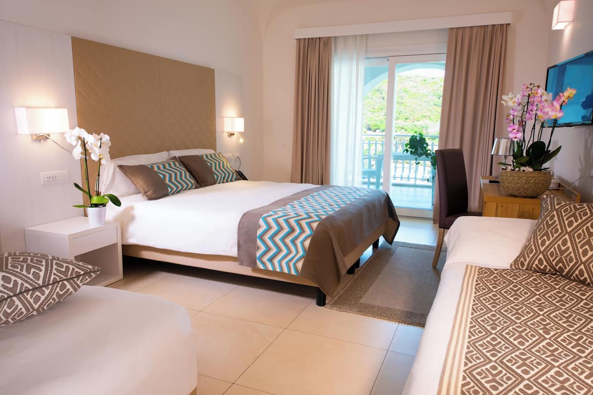 Minibar, in-room safe, desk, blackout curtains