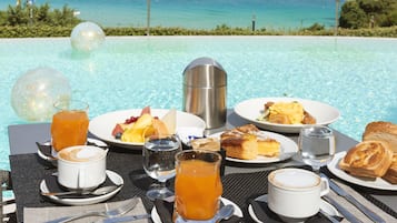 Petit déjeuner buffet compris tous les jours