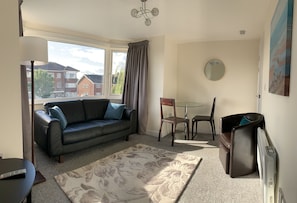 2 bedrooms, iron/ironing board, travel cot, free WiFi