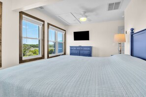 4 bedrooms, iron/ironing board, travel cot, Internet
